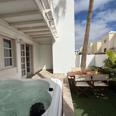 Le Family Palms Patio Jacuzzi By Bayside * Playa Honda (Lanzarote)