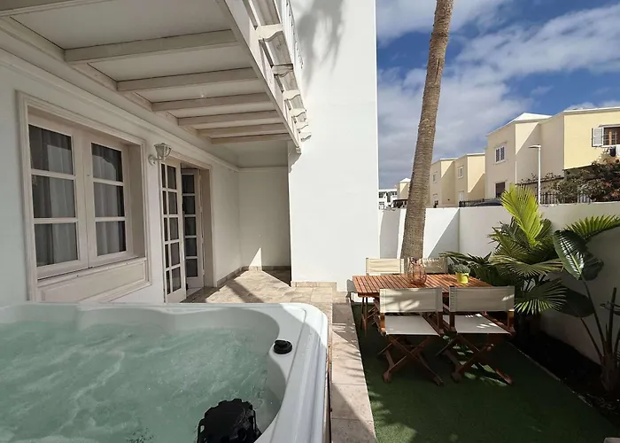 Le Family Palms Patio Jacuzzi By Bayside * Playa Honda (Lanzarote)