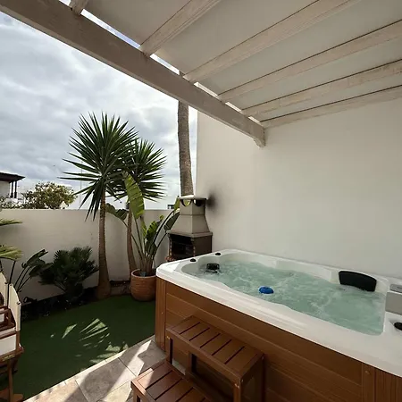 Le Family Palms Patio Jacuzzi By Bayside * بلايا هوندا