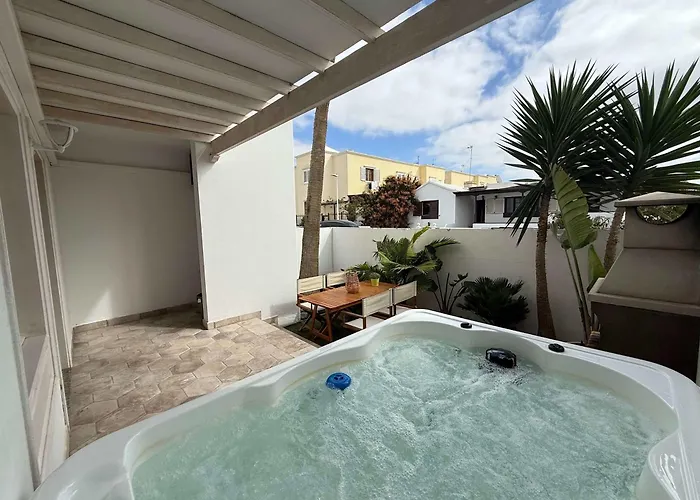 Le Family Palms Patio Jacuzzi By Bayside